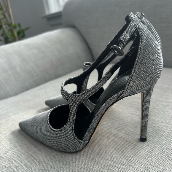 Michael Kors beautiful silver shoes - Picture 3 of 4